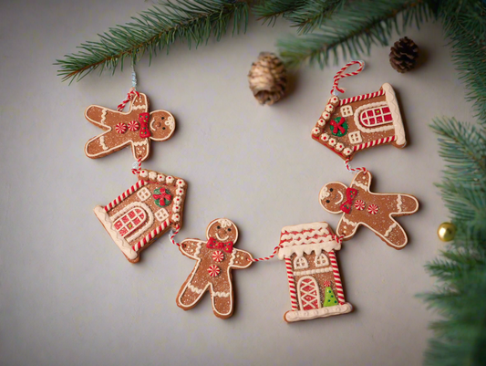 Gingerbread Family & House Garland